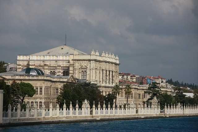 Dolmabahçe_Palace