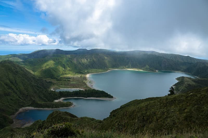 explore Açores islands by rented car