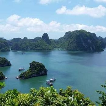 Hạ Long Bay (Vietnam)