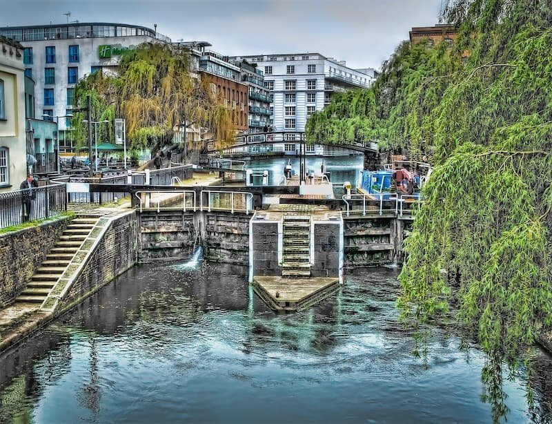 visit-camden-town-by-car-rental